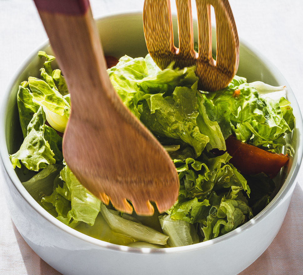 MRZ Culinary Photography - ensalada-mezclando.jpg