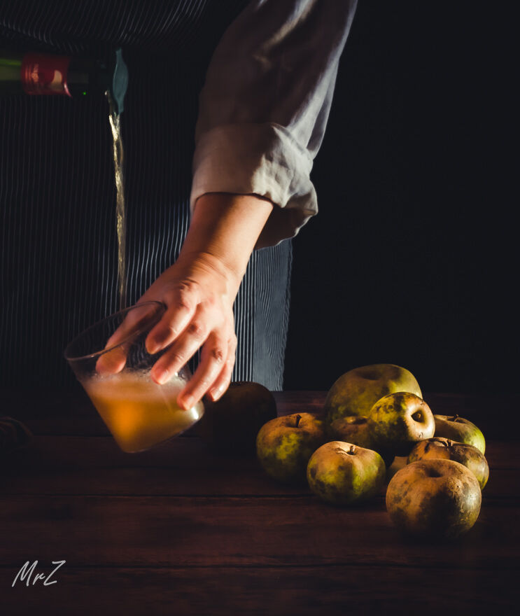 MRZ Culinary Photography - escanciando-sidra.jpg
